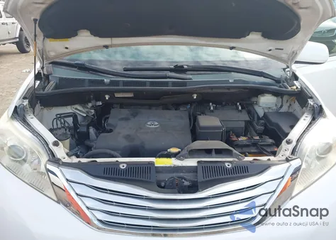 2013 Toyota Sienna Xle V6 8 Passenger from USA, damaged, VIN 5TDYK3DC7DS352269